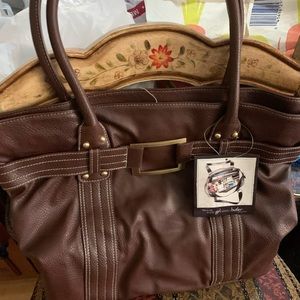 Bag with organizer attached in bottom of the purse